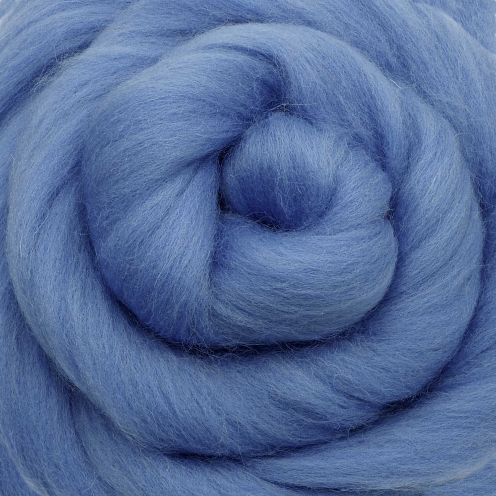 Ovčí vlna Merino česaná jemná 20 g modrá světlá 29