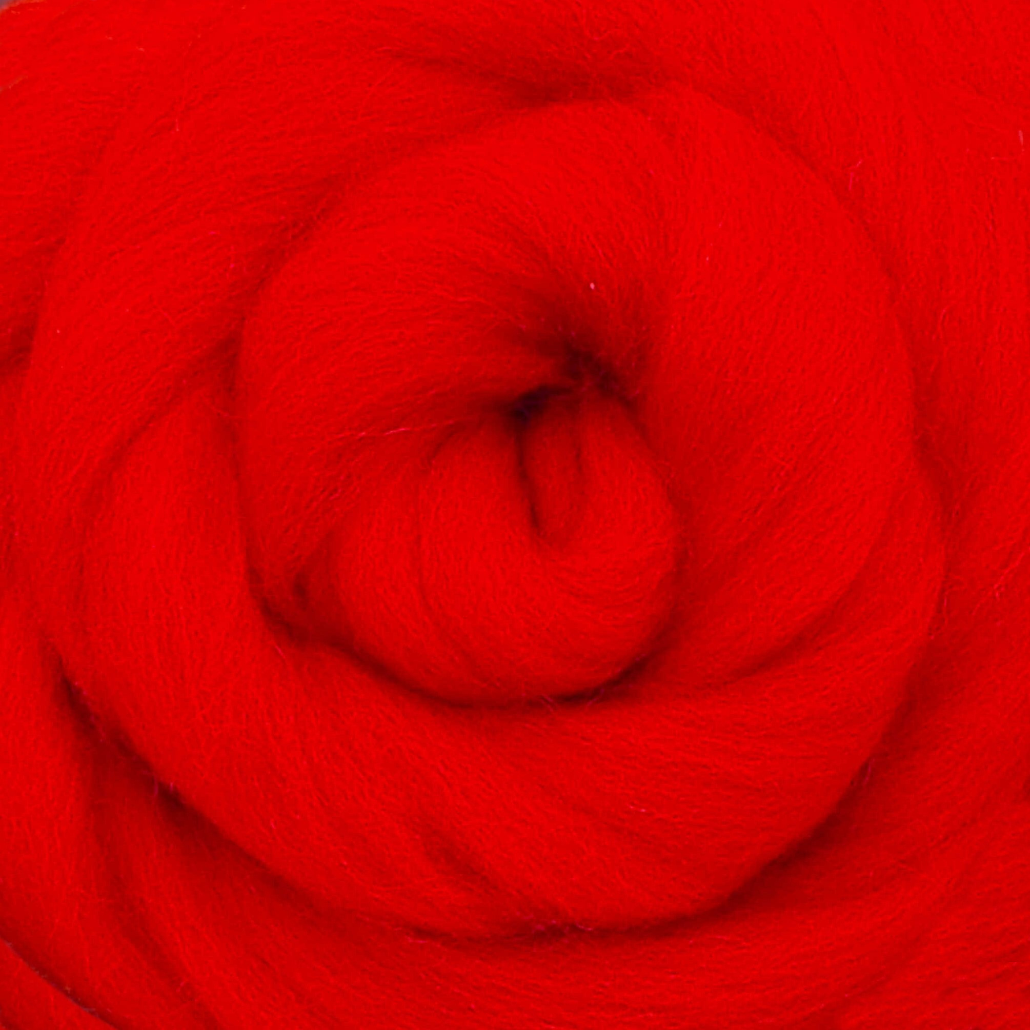 Ovčí vlna Merino česaná jemná 20 g červená 48